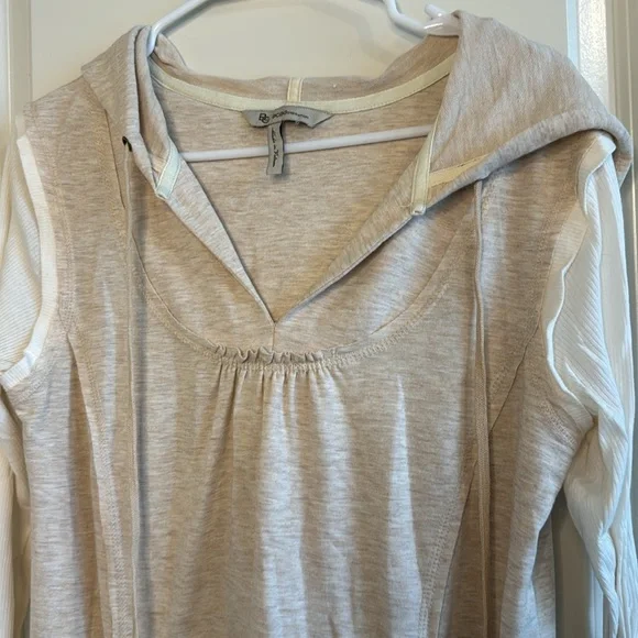 Bcbgeneration hooded sweater dress no holes no rips from non-smoking home - Picture 3 of 9